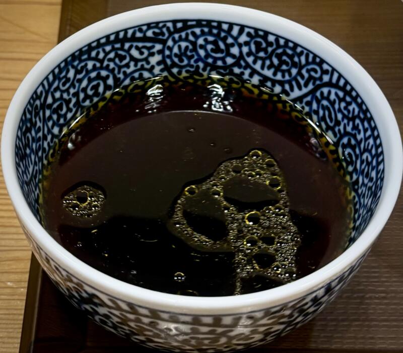らぁ麺 くろ田 青森県弘前市山崎 自衛隊前 聖愛中高前駅 醤油らぁ麺 醤油手もみ 醤油ラーメン つけ蕎麦 昆布水つけ麺 つけ汁 スープ