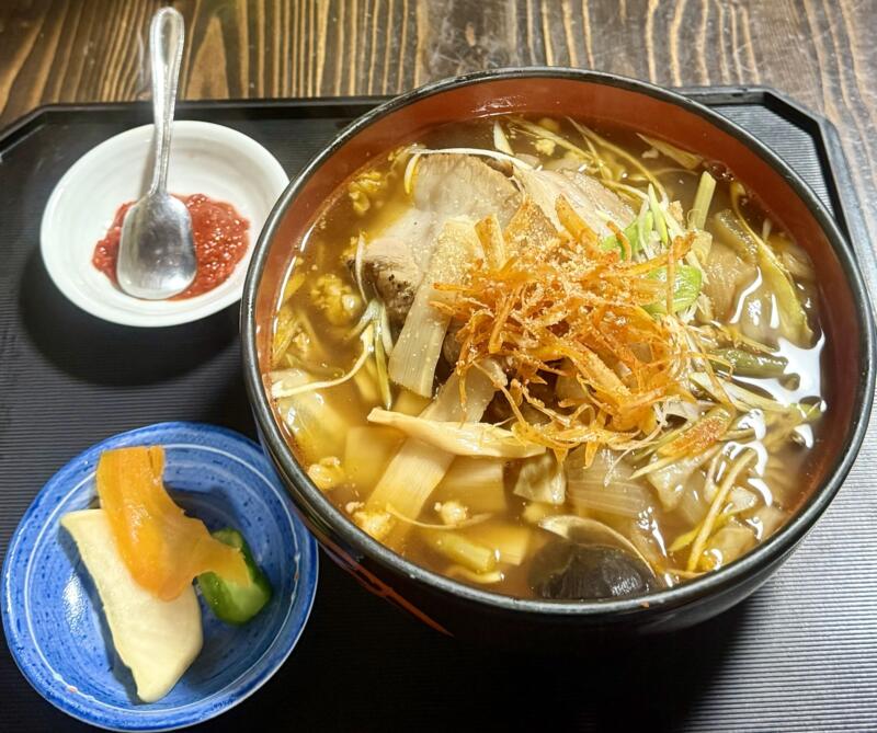 味の店 かしわ家食堂 秋田県仙北市西木町桧木内 松葉駅 辛口正油ラーメン 辛ネギ醤油ラーメン 漬け物 辛味
