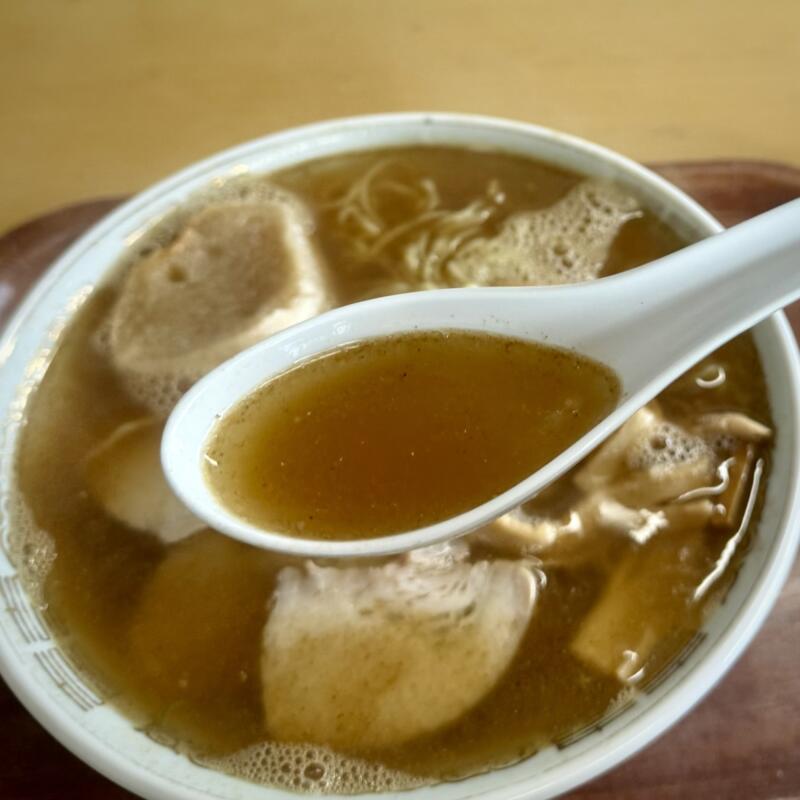 味の店 工藤そばや 工藤製麺所 青森県黒石市浜町 黒石駅 らあめん 津軽煮干しラーメン 醤油ラーメン スープ