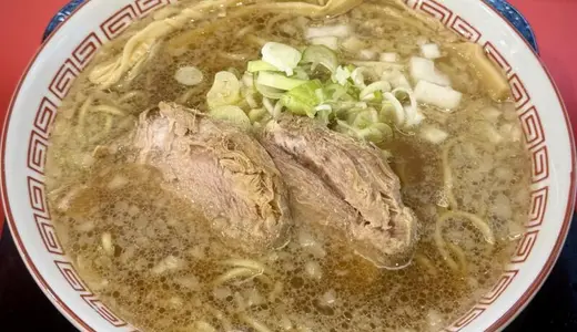 らーめん旭南軒＠秋田県秋田市旭南にて醤油ラーメン しろをオーダー！敏腕プロデューサーが手掛けるコク旨な背脂醤油ラーメン♪