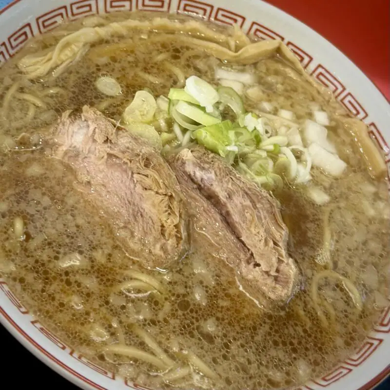らーめん 旭南軒 きょくなんけん 秋田県秋田市旭南 羽後牛島駅 旭南小学校前 醤油ラーメン しろ 背脂醤油ラーメン 具