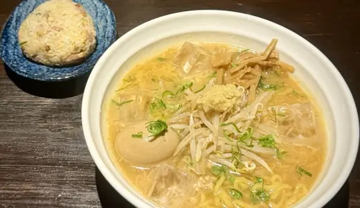 HINNA(ヒンナ)＠秋田県横手市四日町にて冷やしみそラーメン＆チャーシューおにぎりをオーダー！本格派の札幌味噌ラーメンを冷製仕立てにした1日20食限定メニューと隠れ名物の最高コンボ♪