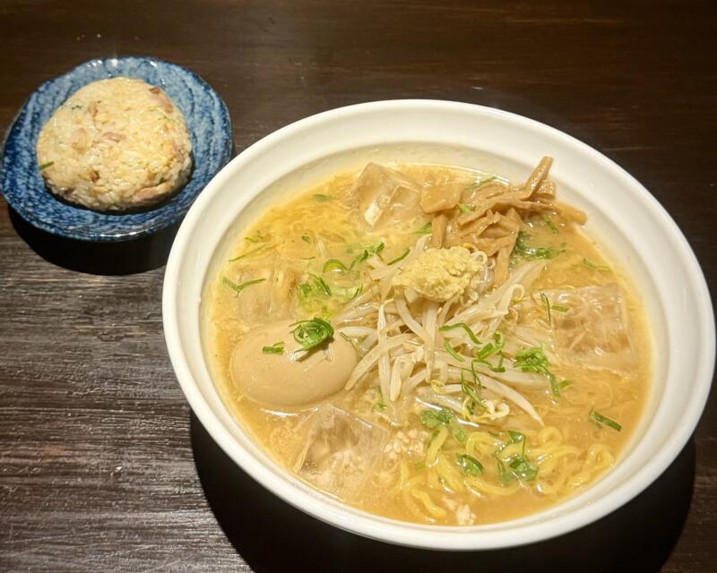 HINNA ヒンナ 秋田県横手市四日町 蛇の崎橋 横手駅 冷やしみそラーメン 冷たい味噌ラーメン チャーシューおにぎり