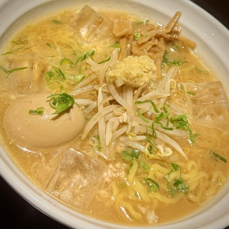 HINNA ヒンナ 秋田県横手市四日町 蛇の崎橋 横手駅 冷やしみそラーメン 冷たい味噌ラーメン 具
