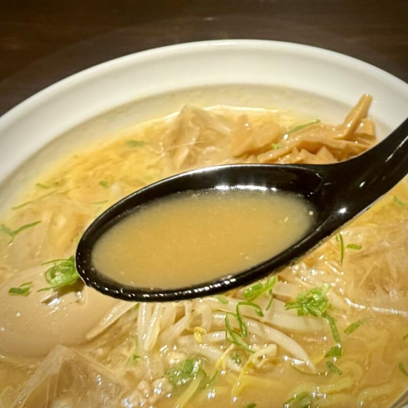 HINNA ヒンナ 秋田県横手市四日町 蛇の崎橋 横手駅 冷やしみそラーメン 冷たい味噌ラーメン スープ