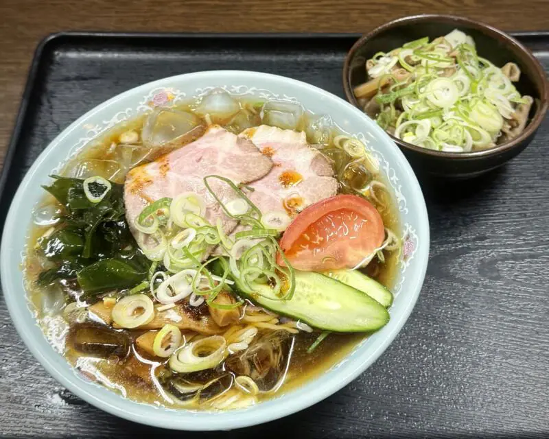 いさみや食堂 新潟県長岡市新栄町 見附駅 栃尾 冷し丼 冷やしラーメン 冷しらーめん 冷たい醤油ラーメン 氷入り中華そば もつ煮 小