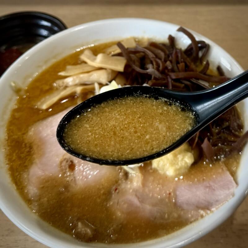 MONCHAN RAMEN SHUN もんちゃんラーメン シュン 秋田県由利本荘市川口 県立大学入口 羽後本荘駅 炒め味噌らーめん 味噌ラーメン スープ