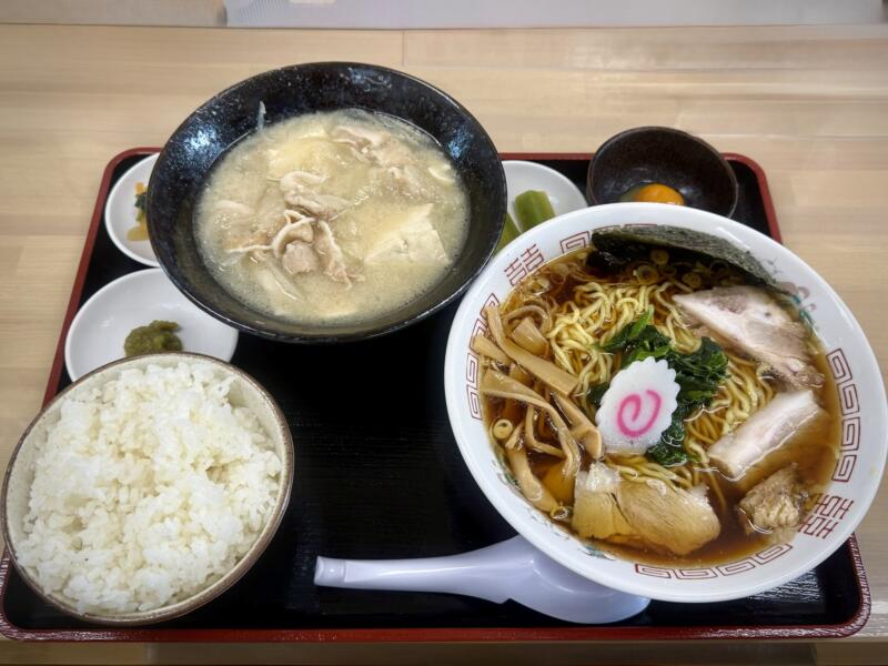 黒島食堂 山形県東根市中央 さくらんぼ東根駅 東根市役所前 黒島まんぷくセット 生姜醬油ラーメン 新潟ご当地ラーメン 長尾生姜醬油ラーメン