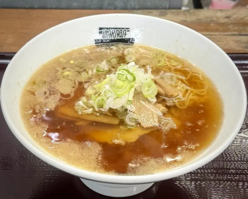 中華そば若葉 築地市場通り若葉 築地若葉 東京都中央区築地 築地市場駅 築地駅 らーめん 醤油ラーメン 朝ラー