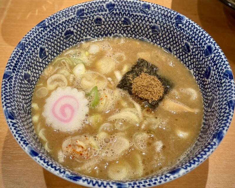 六厘舎 東京ラーメンストリート店 ろくりんしゃ 東京都千代田区丸の内 東京駅一番街 B1F 東京ラーメンストリート内 生七味つけめん 濃厚豚骨魚介系つけ麺 つけ汁 スープ