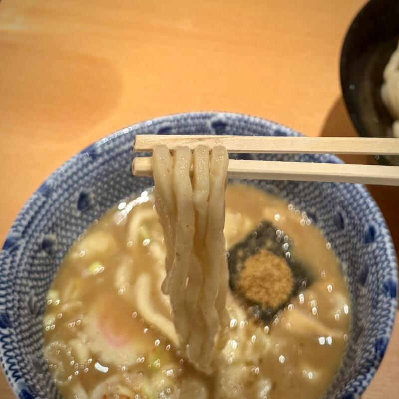 六厘舎 東京ラーメンストリート店 ろくりんしゃ 東京都千代田区丸の内 東京駅一番街 B1F 東京ラーメンストリート内 生七味つけめん 濃厚豚骨魚介系つけ麺 自家製麺 自社製麺