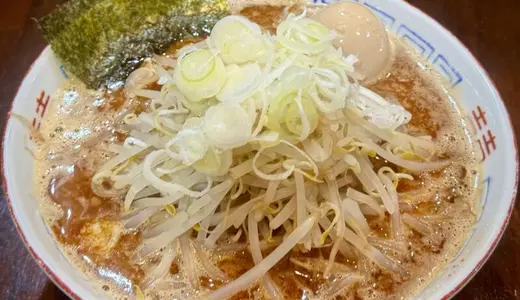 らーめん萬亀(ばんき)＠秋田県秋田市中通にて辛いラーメン(ブレンド正油)＆チャーシュー丼をオーダー！5年半ぶりの辛旨ラーメンを3辛で堪能♪